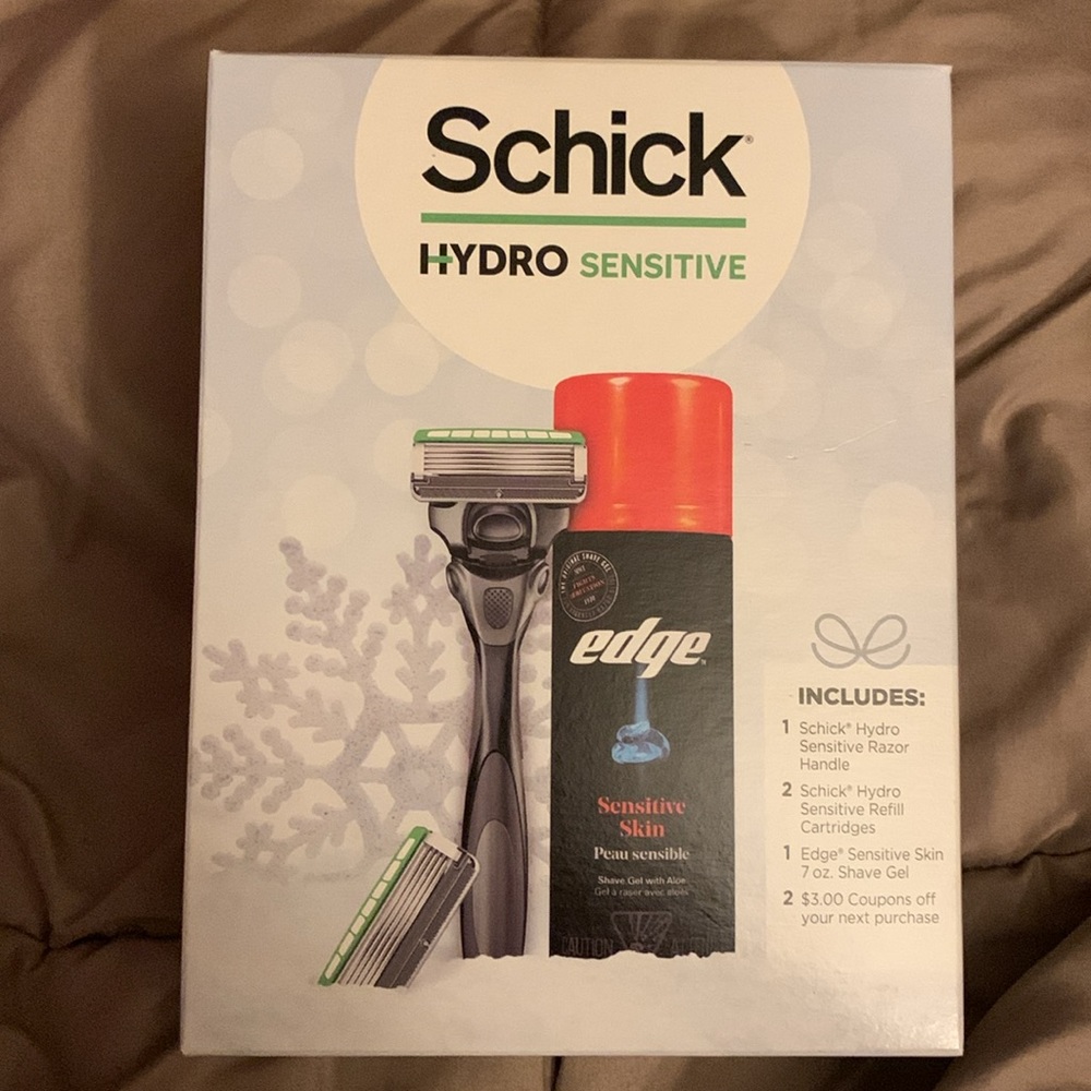 Schick Hydro Sensitive Gift Set - Picture 8 of 9